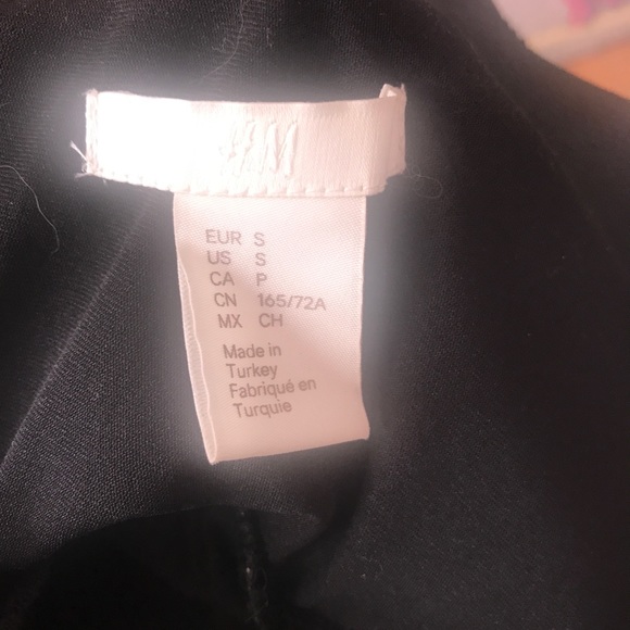 H&M Black Pleated Ruffle Mini Skirt - Picture 3 of 3